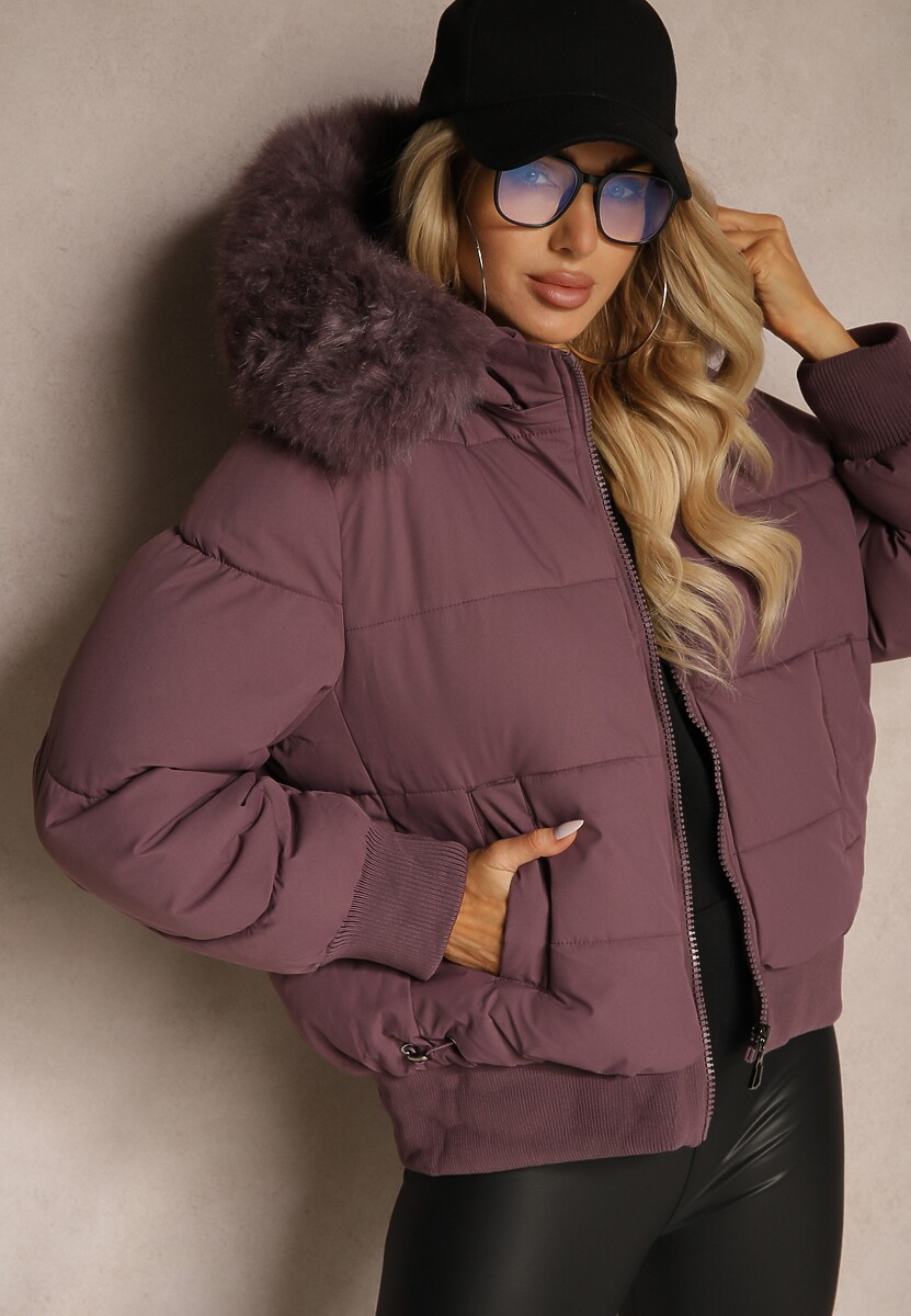 Jasnobeżowa Kurtka z Pikowaniem i Szerokimi Ściągaczami Zdobiona Futrem przy Kapturze Inilora