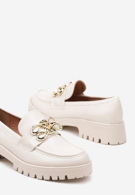Beżowe Mokasyny na Niskiej Platformie z Metalowym Detalem Ahlerina