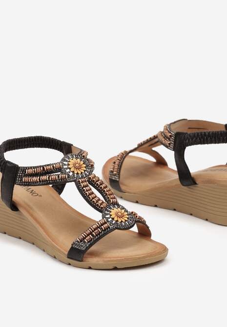 Czarne Wsuwane Sandały na Koturnie Ozdobione Koralikami i Cyrkoniami Eladawn