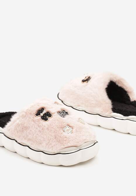 Różowe Kapcie na Płaskiej Podeszwie z Metalicznymi Ozdobami Emmilaine