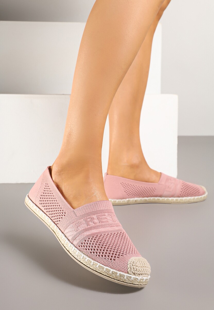 Różowe Płaskie Espadryle z Ozdobną Perforacją Weorlisa