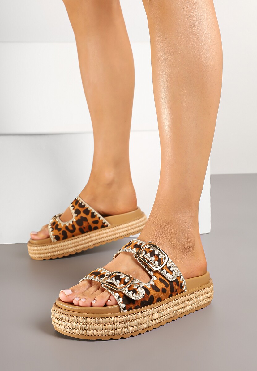 Beżowe Klapki na Platformie Ozdobione Geometrycznym Motywem i Klamrami Neorian