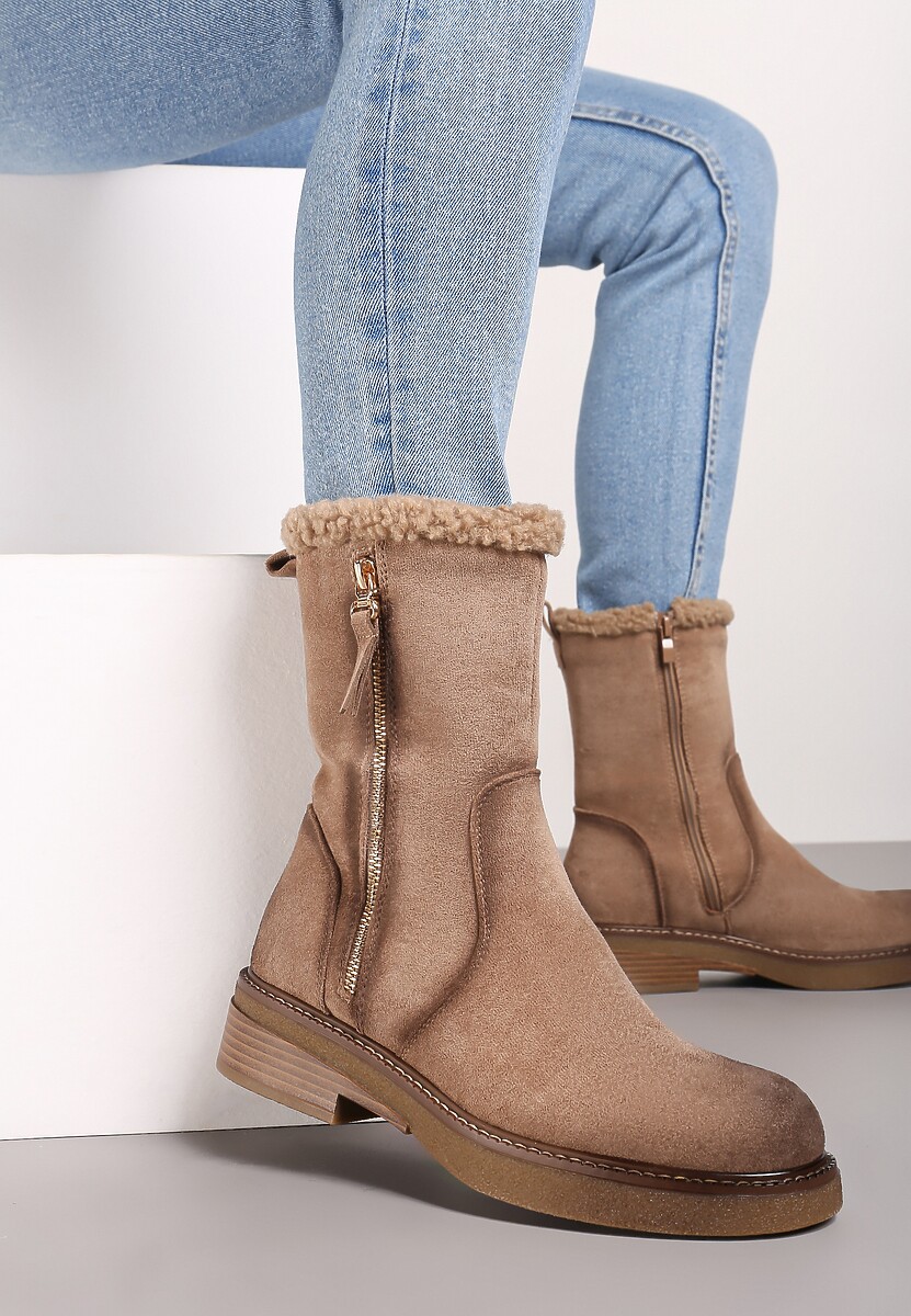 Ciemnobeżowe Botki z Ekozamszu na Płaskiej Podeszwie z Ozdobnym Suwakiem i Futerkiem Nevadorae