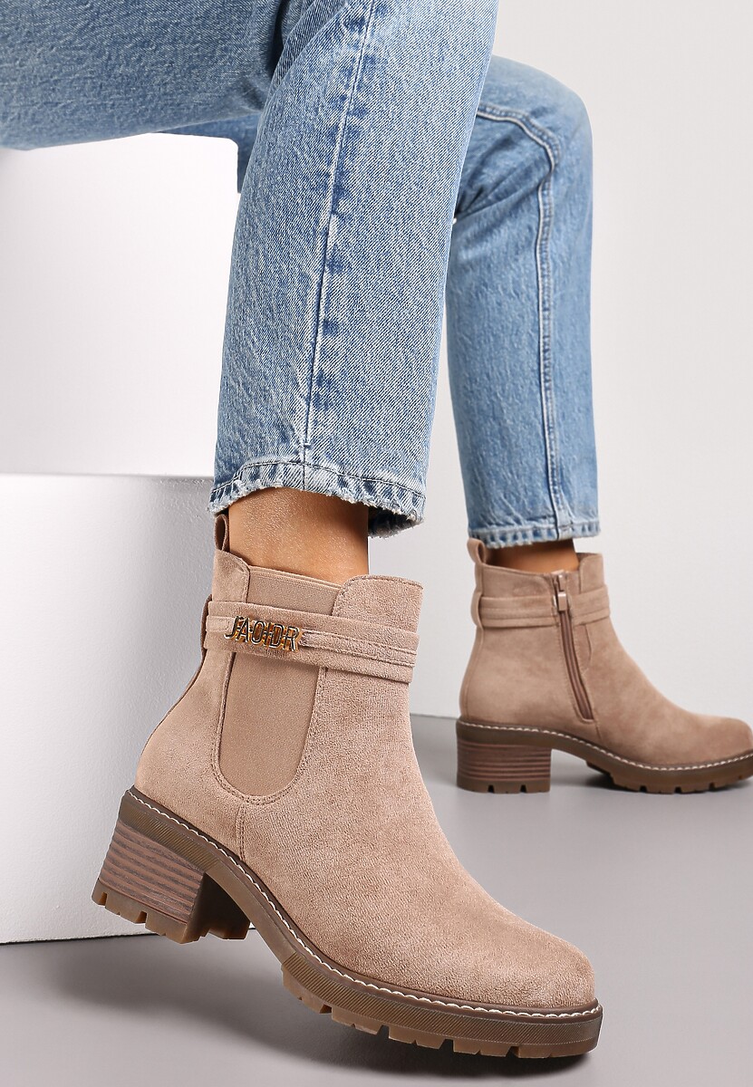 Ciemnobeżowe Botki na Słupku z Ozdobną Klamerką Martel