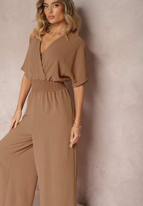 Brązowy Taliowany Kombinezon z Zakładkowym Dekoltem i Gumką w Pasie Vimalynna