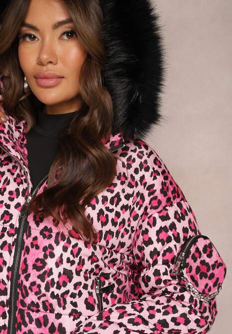 Różowa Pikowana Kurtka w Panterkę z Kapturem i Ozdobną Saszetką Sadeve