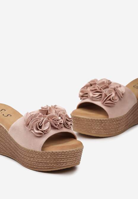 Różowe Klapki na Platformie z Koturnem i Szerokim Paskiem z Kwiatami Sirecia