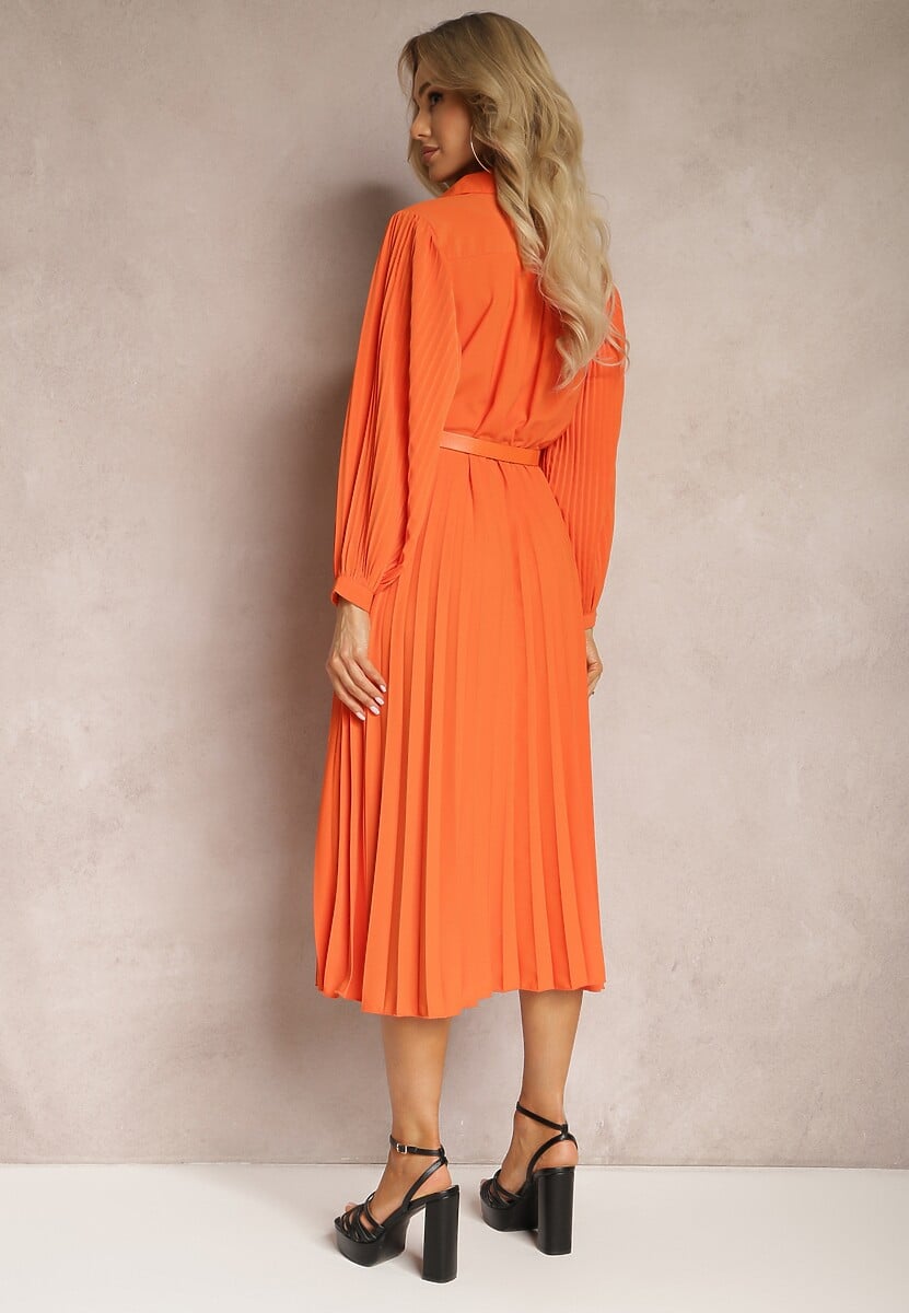 Pomarańczowa Rozkloszowana Sukienka Midi z Guzikami i Paskiem Ozdobiona Plisowaniem Lathori