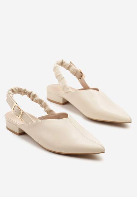 Jasnobeżowe Sandały z Noskiem w Szpic z Zapięciem na Sprzączkę Jenadenna