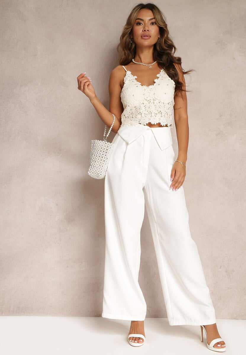 Beżowa Koronkowa Bluzka Top na Ramiączkach z Cyrkoniami i Głębokim Dekoltem Beverine