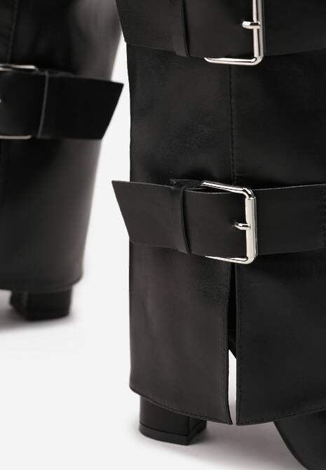 Czarne Kozaki na Słupku Ozdobione Klamrami i Wywiniętą Cholewką Einella