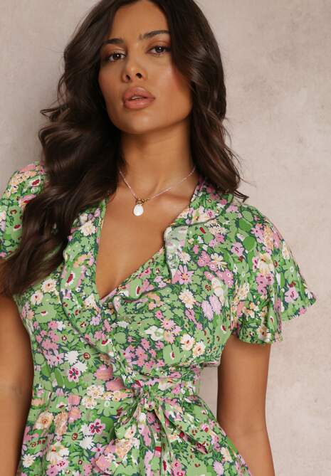 Zielona Wiskozowa Sukienka Mini z Kopertowym Dekoltem i Falbanką Nathalee