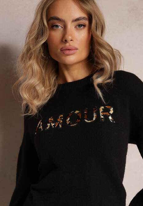Czarny Sweter z Naszywkami z Napisem Amour Mavilla