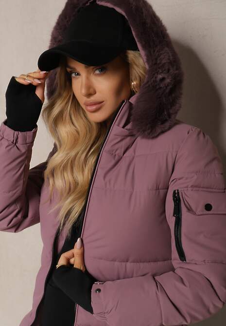 Ciemnofioletowa Kurtka z Pikowanym Przeszyciem i Odpinanym Kapturem z Futrem i Długimi Mankietami Zinitha