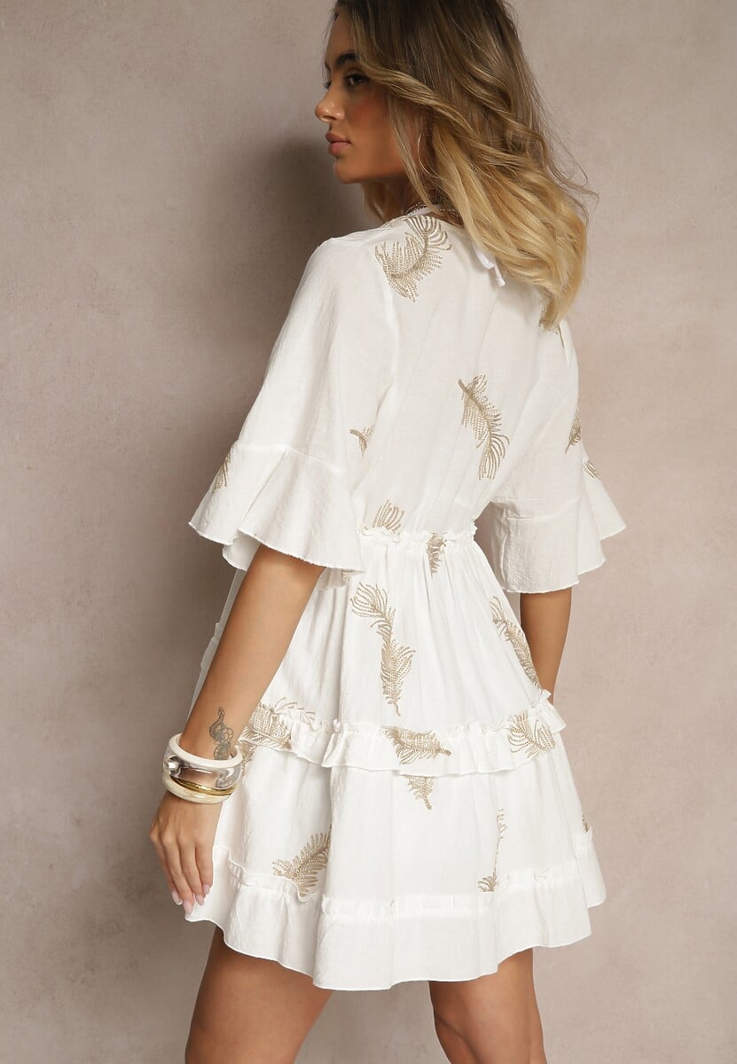 Biała Narzutka z Bawełną Wiskozą Haftami i Metaliczną Nicią Milhira