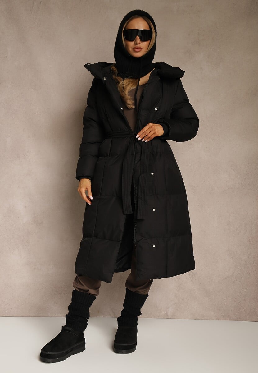 Czarna Długa Kurtka z Pikowanymi Przeszyciami Kapturem i Wiązanym Paskiem Zalirra