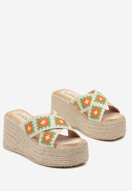 Zielone Klapki w Stylu Boho na Koturnie z Platformą Ozdobioną Plecionką Picela