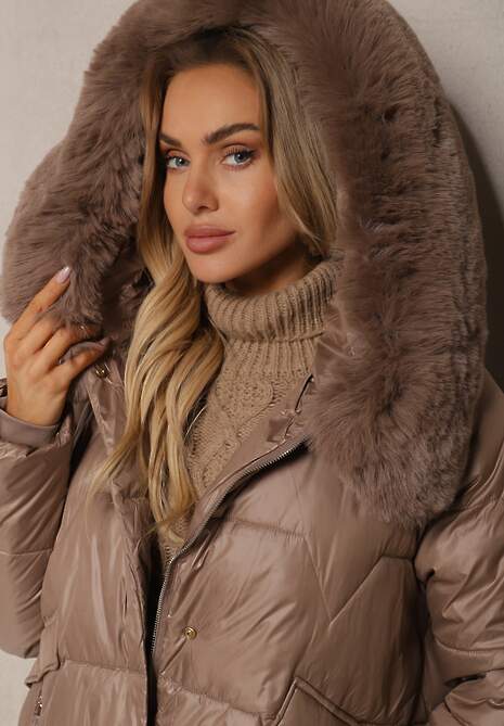 Ciemnobeżowa Pudełkowa Kurtka Pikowana Ozdobiona Odpinanym Futerkiem i Suwakiem Hedizelle