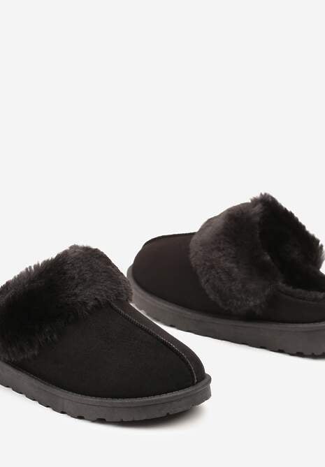 Czarne Płaskie Kapcie Ozdobione Futerkiem Avettria