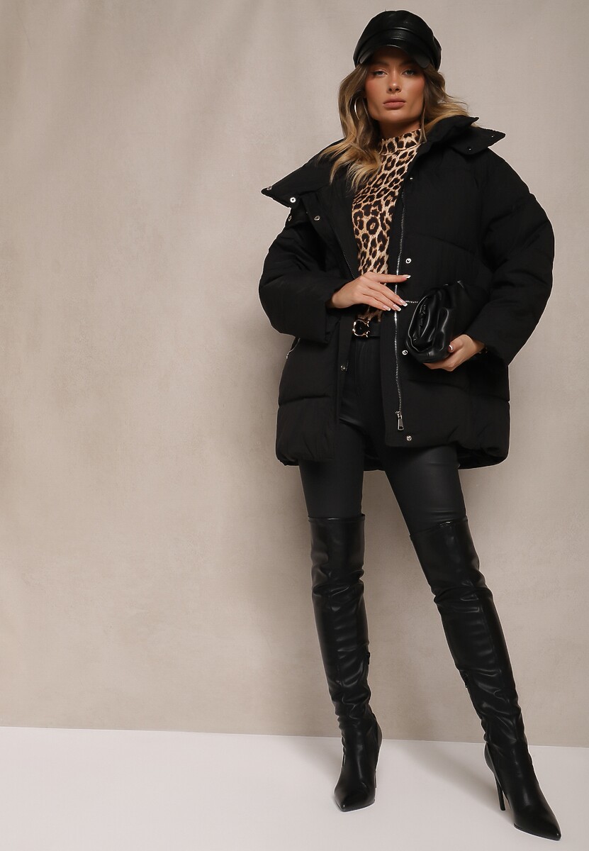 Czarna Kurtka Oversize z Pikowanymi Przeszyciami Kapturem Kieszeniami i Cyrkoniami Etairea