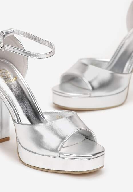 Srebrne Sandały na Słupku i Platformie Yiyo