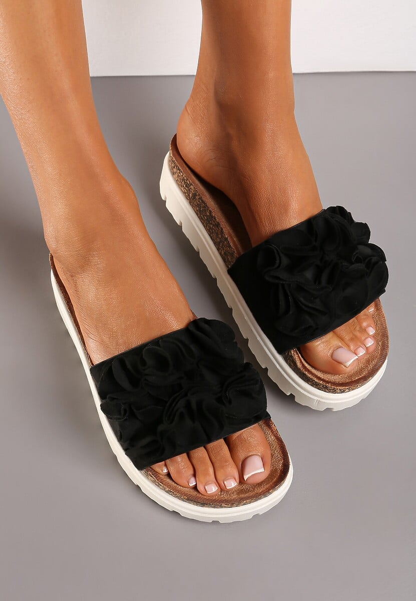 Czarne Klapki na Żłobionej Grubej Podeszwie z Naszywką Kwiatową Raiska