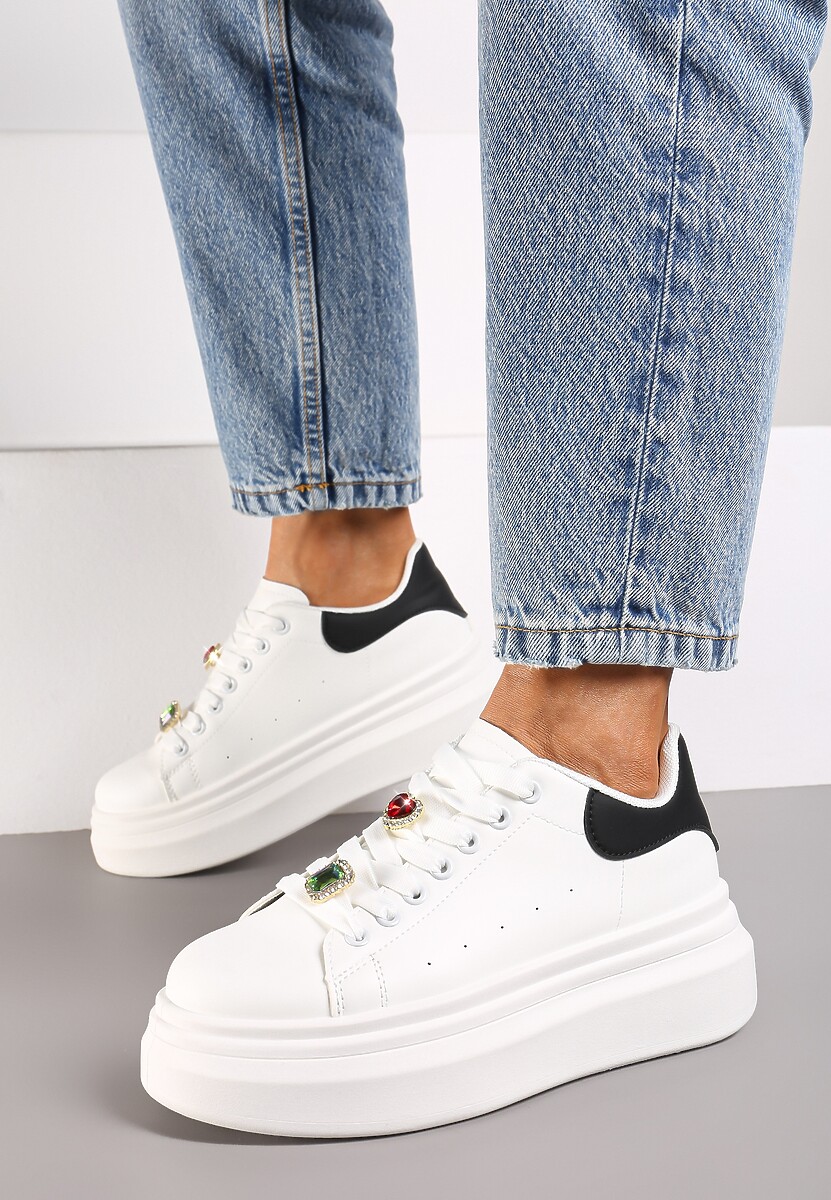 Czarne Sneakersy na Platformie z Aplikacjami na Sznurówkach Neveahra