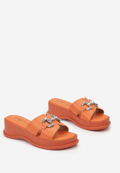 Pomarańczowe Klapki Ozdobione Klamerką z Cyrkoniami na Platformie Beninna