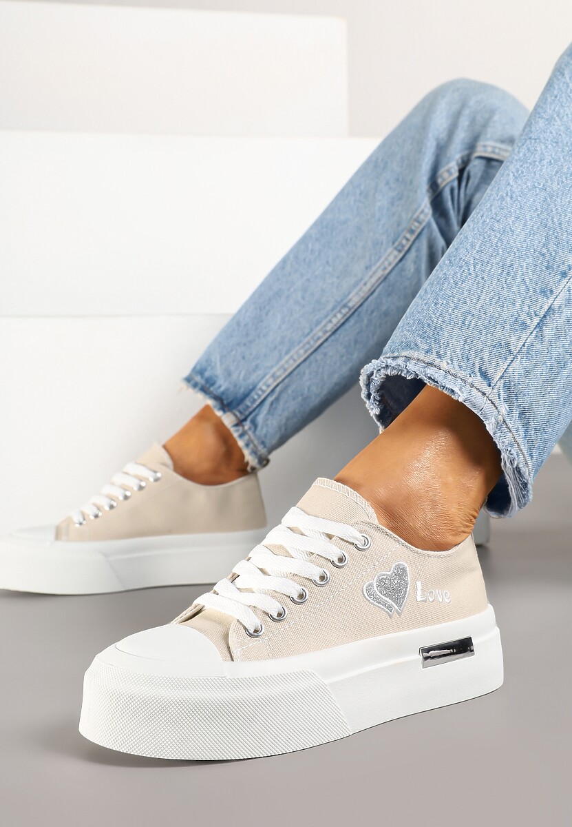 Beżowe Trampki na Platformie z Ozdobnym Napisem i Sercem Laviere