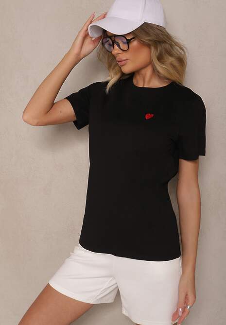 Czarny Bawełniany T-shirt z Ozdobną Naszywką w Kształcie Serca Viklara