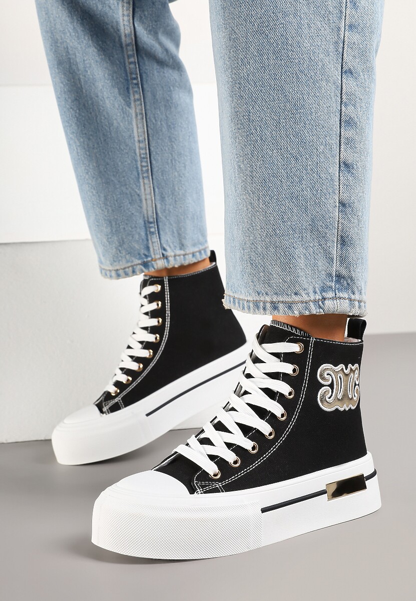 Czarne Trampki na Platformie z Wysoką Cholewką i Naszywką Nurissea