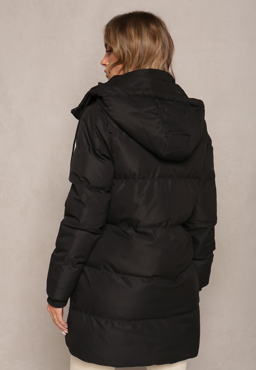 Czarna Kurtka z Klasycznym Pikowaniem i Odpinanym Kapturem Thessari