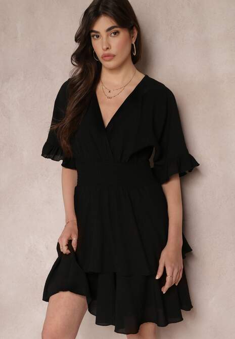 Czarna Zwiewna Sukienka Mini z Falbankami i Szeroką Gumką w Talii Olleanne