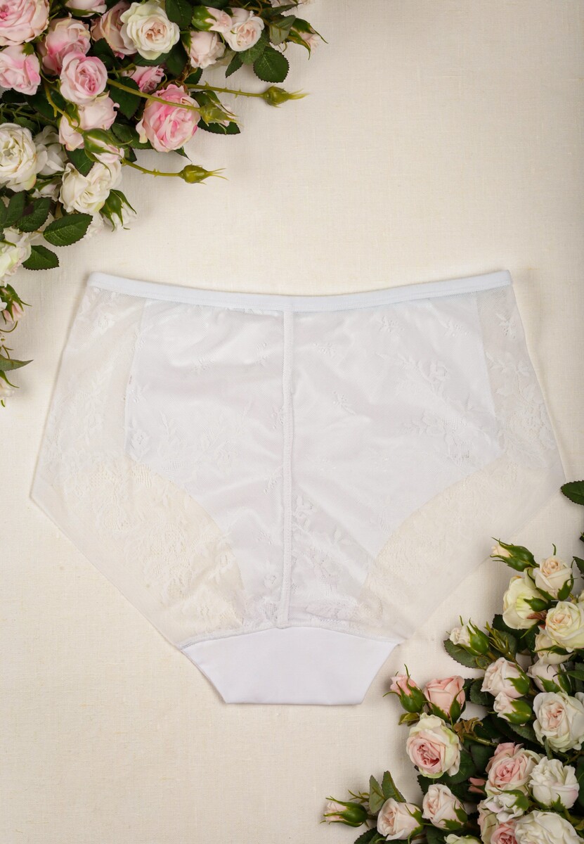 Białe Majtki z Wysokim Stanem Ozdobione Koronką Chesen