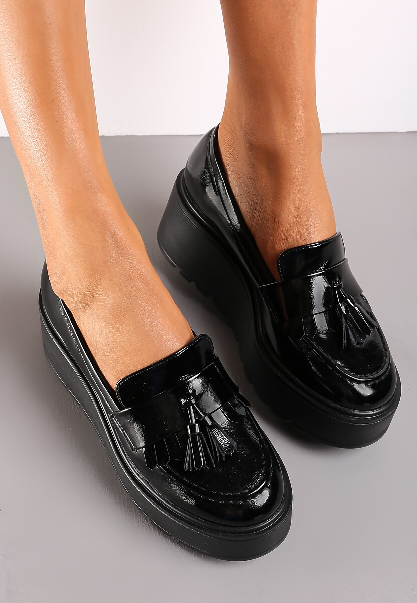 Czarne Lakierowane Mokasyny na Koturnie z Wkładką ze Skóry Naturalnej Torcva