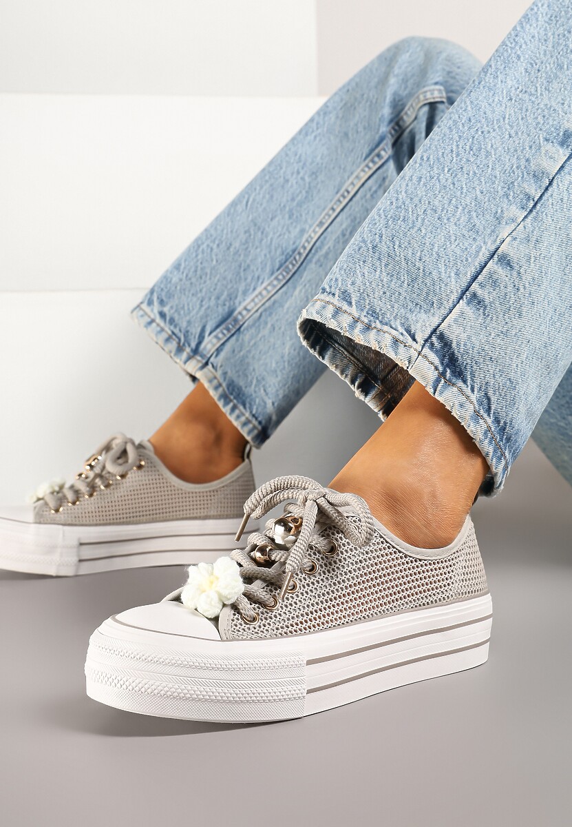 Jasnoszare Trampki na Platformie z Ażurową Cholewką i Aplikacjami 3D Leniri