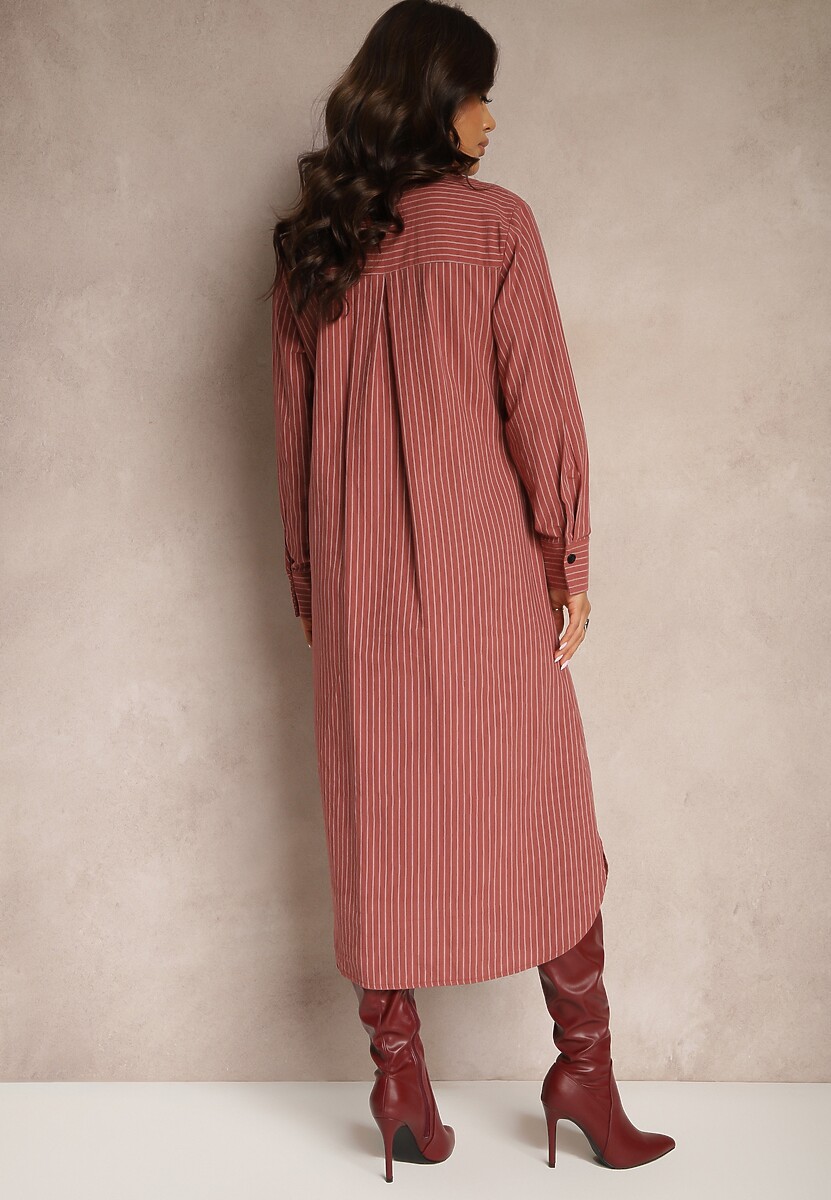 Czerwona Sukienka Koszulowa z Guzikami Ozdobiona Imitacją Kieszeni i Paskiem Tintorella