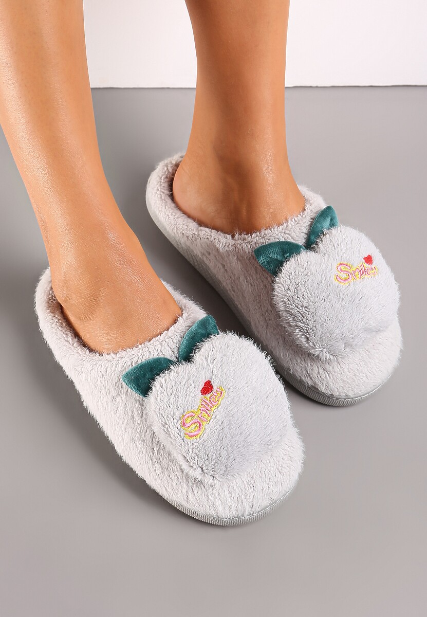 Jasnoróżowe Kapcie Ozdobione Naszywką Jabłuszkiem Anzerames