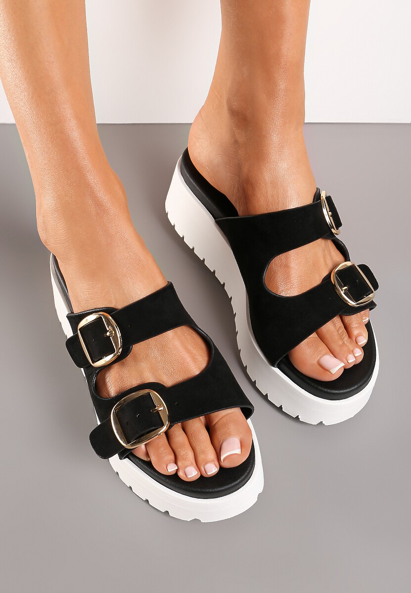 Czarne Klapki z Dwiema Sprzączkami na Koturnie i Niskiej Platformie Nrisa