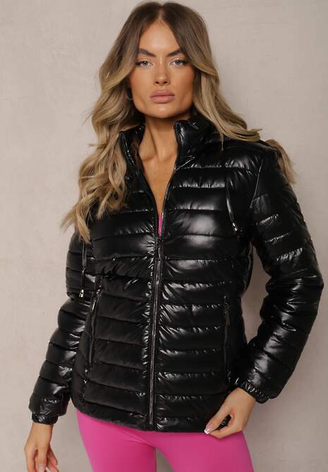 Czarna Kurtka Ozdobiona Pikowaniem z Odpinanym Kapturem Mivvera