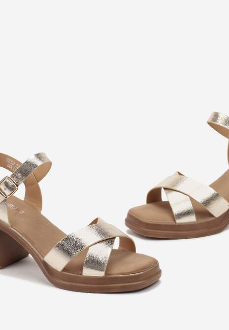 Złote Sandały na Słupku z Szerokimi Paskami Tera