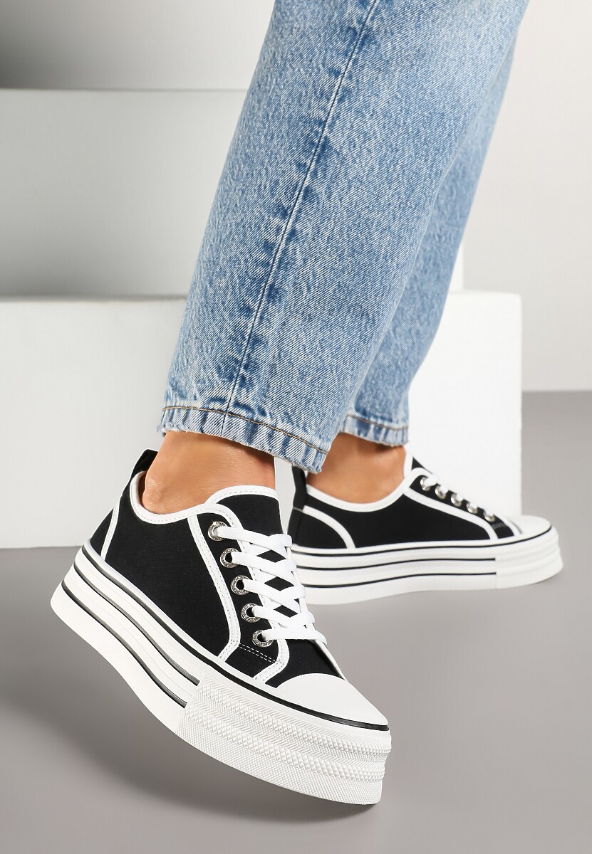 Czarne Trampki na Grubej Podeszwie Lurivanna