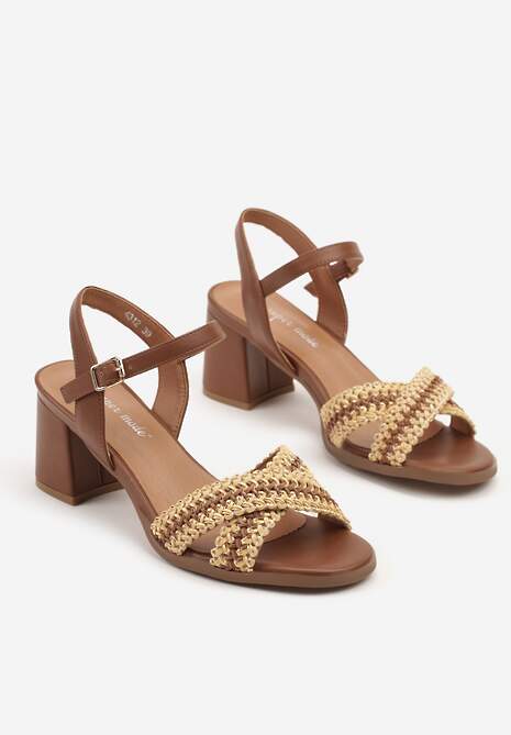 Brązowe Sandały na Słupku Ozdobione Plecionką Mevenaelle