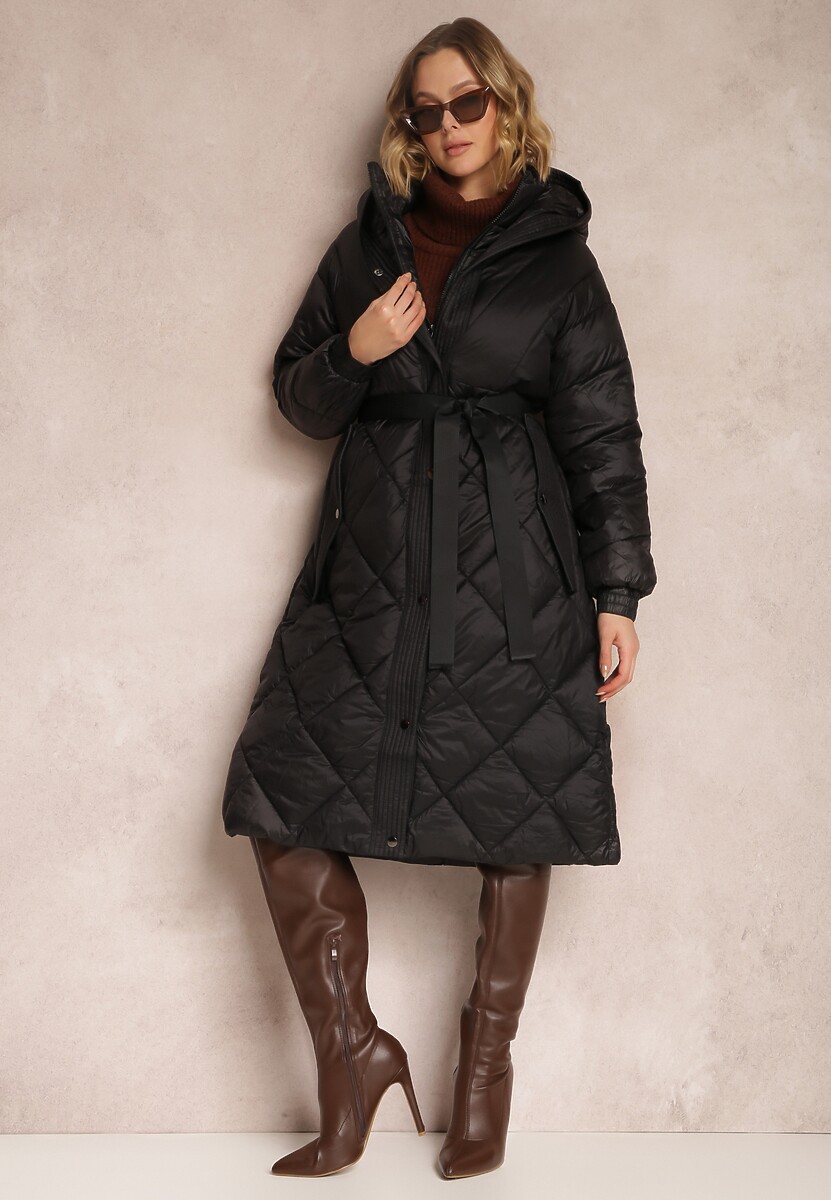 Czarna Kurtka za Kolano Pikowana z Wiązanym Paskiem Cealia