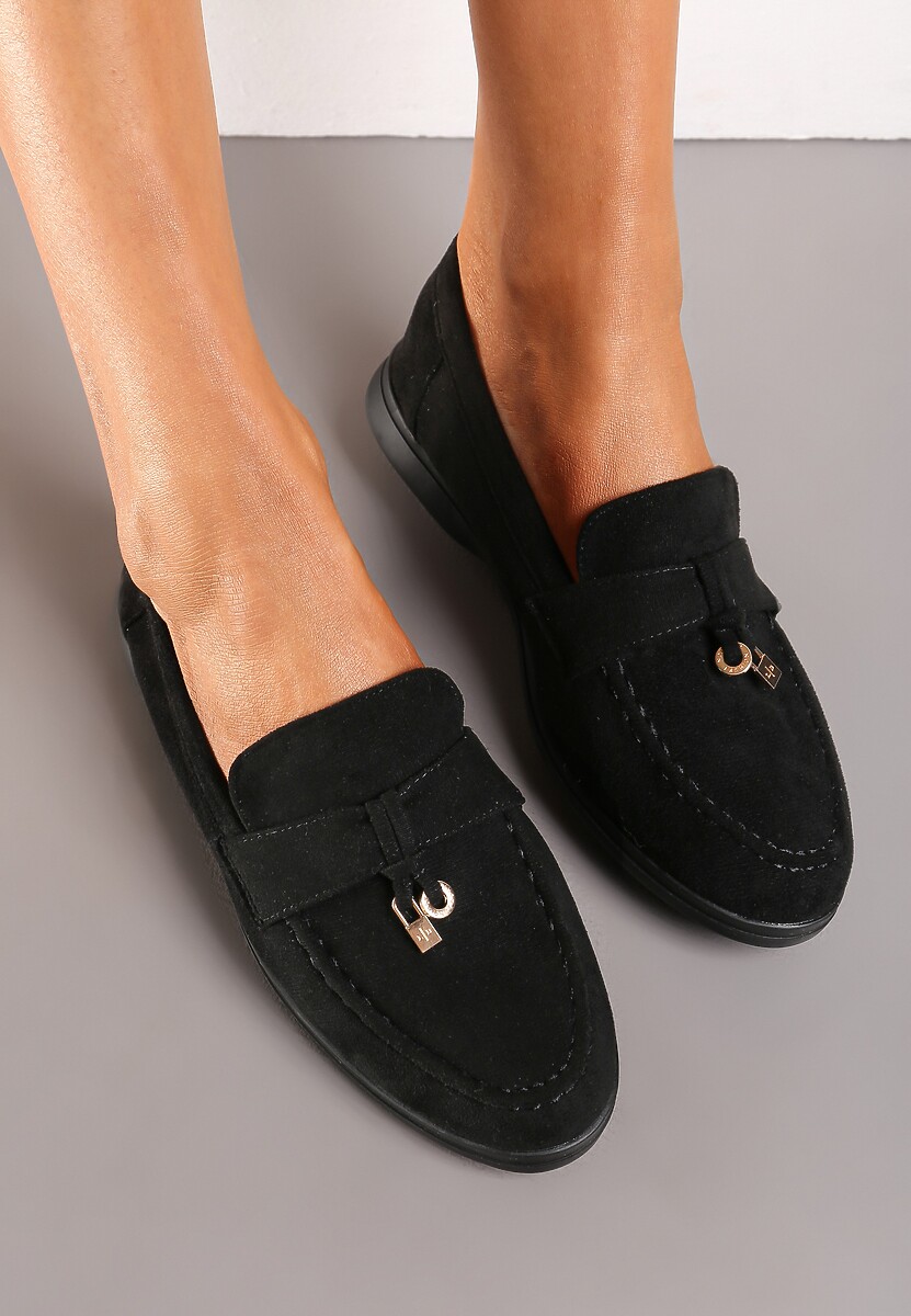 Czarne Mokasyny z Zawieszką w Kształcie Kłódki Lorniwas