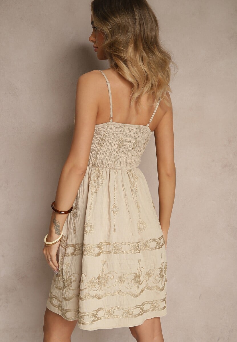 Beżowa Wiskozowa Sukienka w Stylu Boho o Kopertowym Kroju z Metalicznym Haftem Saloriela