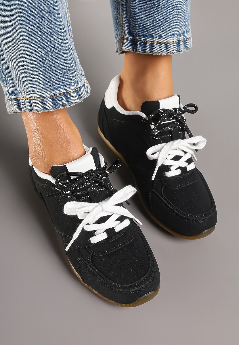 Czarne Sneakersy Ozdobione Przeszyciami i Podwójnym Sznurowaniem Telisaria