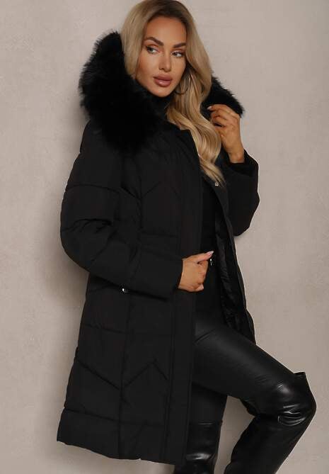 Czarna Taliowana Kurtka z Pikowanymi Przeszyciami i Kapturem z Futerkiem Tintelira