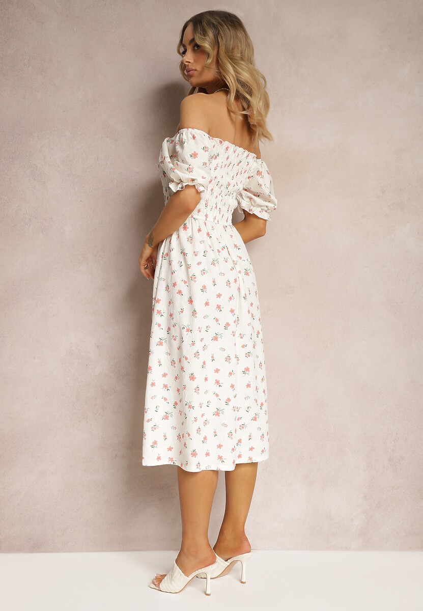 Biało-Różowa Kwiecista Sukienka Hiszpanka z Marszczonym Dekoltem i Falbanką Claperia