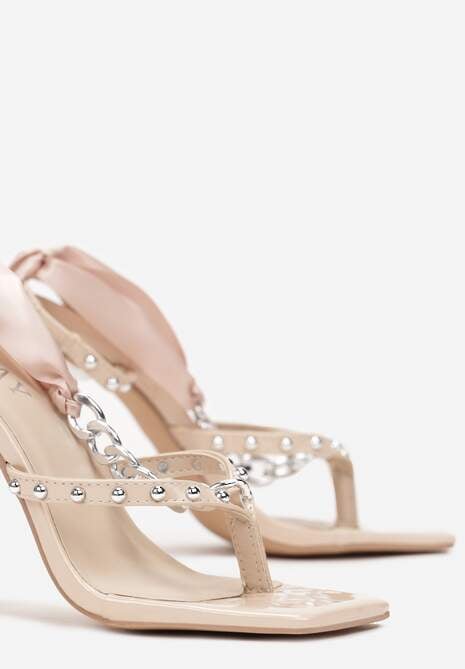 Beżowe Sandały Japonki na Szpilce z Ozdobnym Łańcuszkiem i Wiązaniem na Łydce Addisa